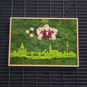 Orchideen Moosbild mit Skyline – Handgefertigtes Design Moosbild (WOC 2026 Edition)